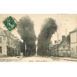 carte postale ancienne 76 YVETOT. Route de Rouen Café de l'Epoque 1912