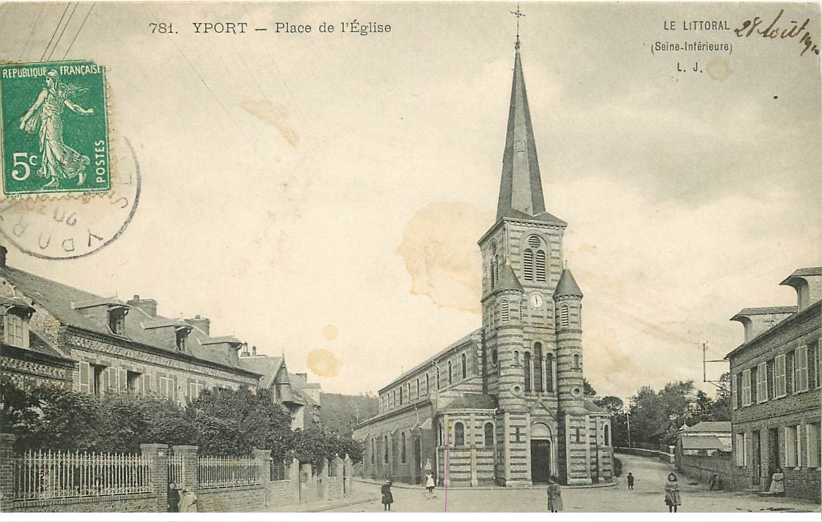 carte postale ancienne 76 YPORT. Place de l'Eglise 1910