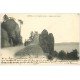 carte postale ancienne 06 LA NAPOULE. Rochers des pendus vers 1907. Femmes cyclistes et attelage