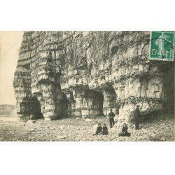 carte postale ancienne 76 YPORT. Rochers de la Falaise d'aval belle animation