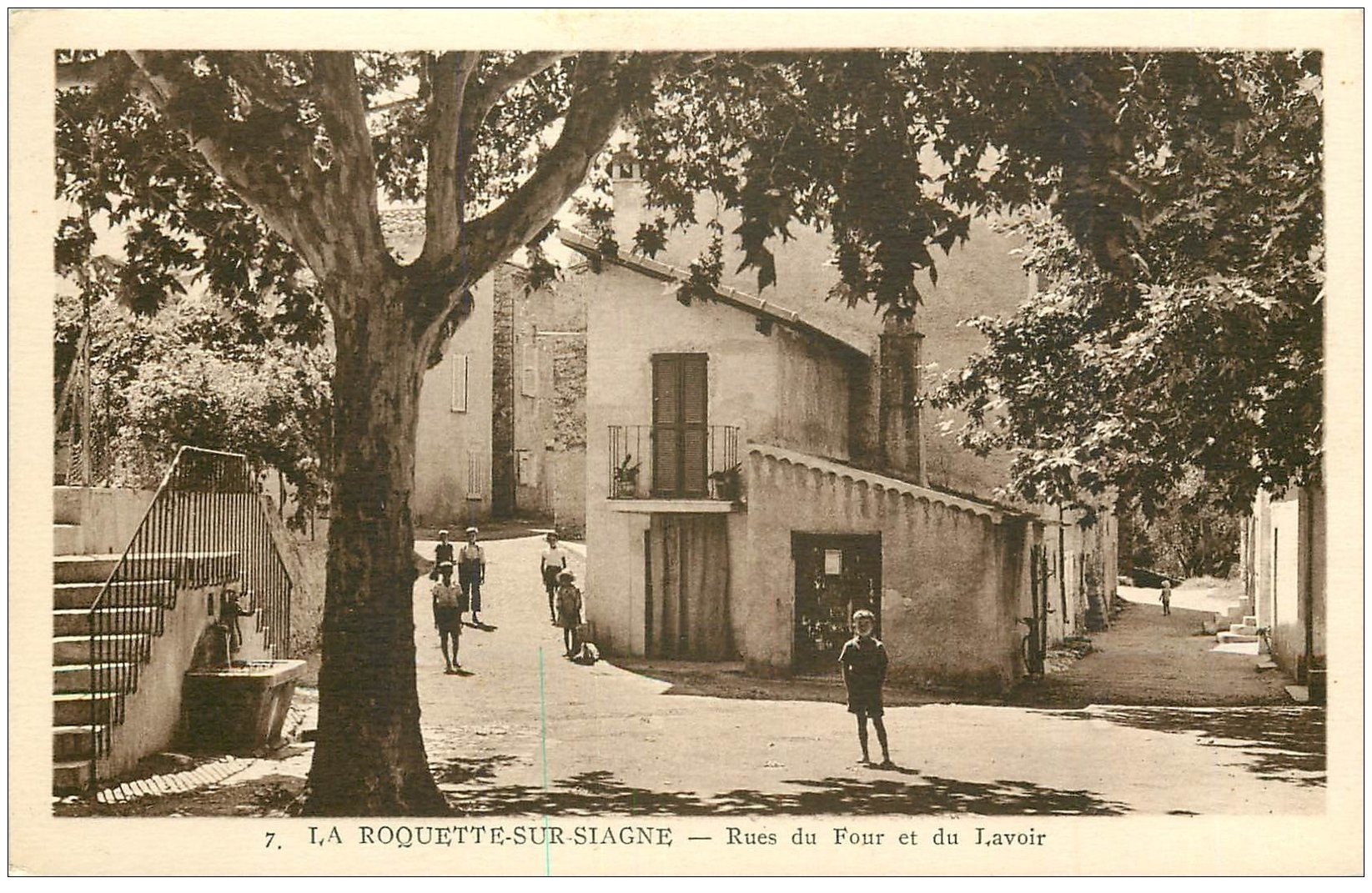 06 LA ROQUETTE SUR SIAGRE. Enfants Rues du Four et du Lavoir 1949