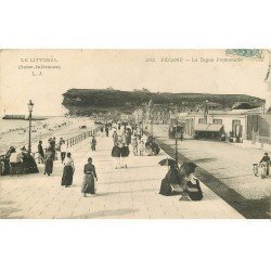 carte postale ancienne 76 FECAMP. La Digue Promenade 1904