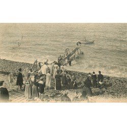 carte postale ancienne 76 FECAMP. Sur la Plage le Tremplin 1906