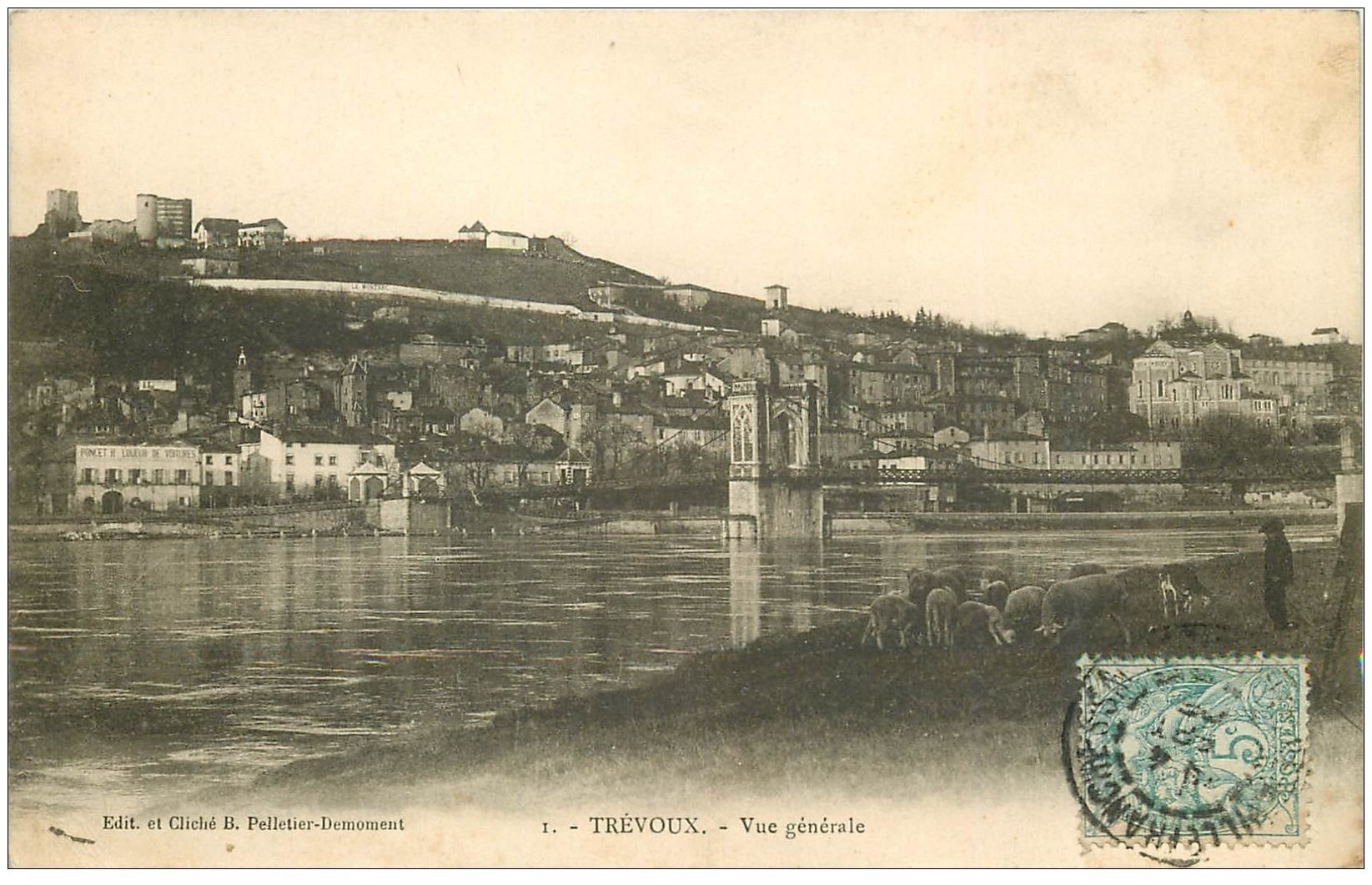 carte postale ancienne 01 TREVOUX. Vue générale 1905 avec Berger et moutons
