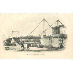 carte postale ancienne 76 ELBEUF. Vers 1900 Le Pont Suspendu et tonneaux