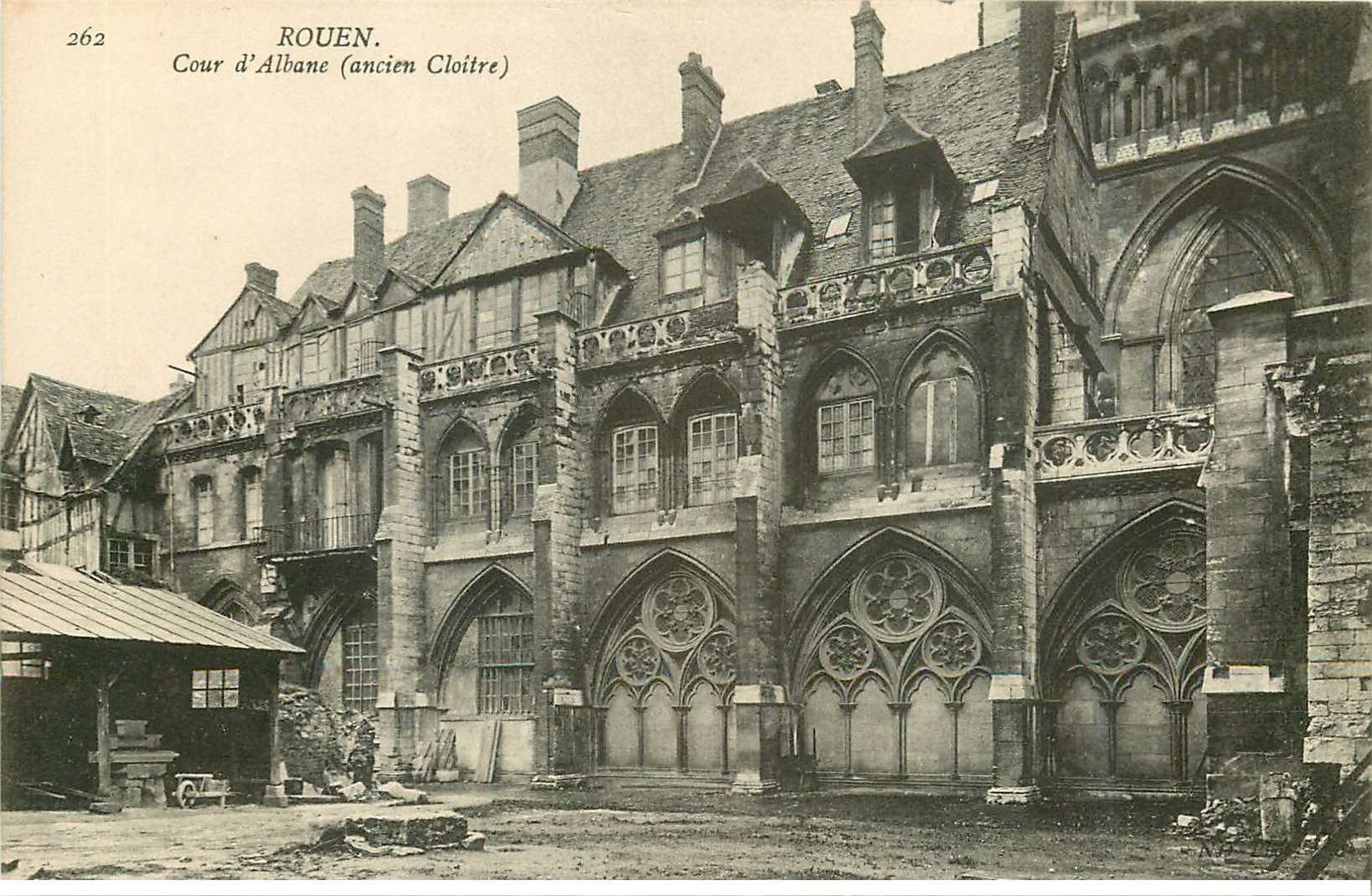 carte postale ancienne 76 ROUEN. Cour d'Albane
