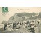 carte postale ancienne 76 ETRETAT. Sur la Plage 1907 jeune Vendeur ambulant