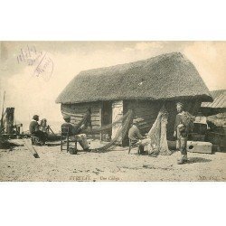 76 ETRETAT. Une Caloge Pêcheurs réparant leurs Filets 1909