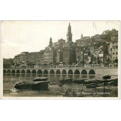 carte postale ancienne 06 MENTON. La Vieille Ville. Carte émaillographie 1937 (timbre manquant)...