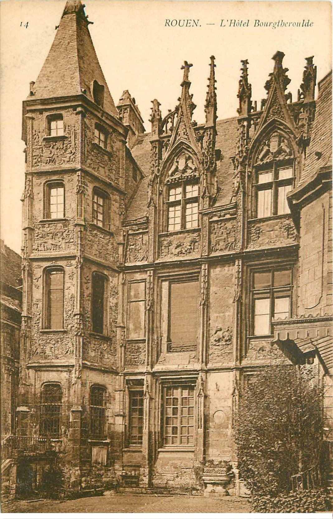 carte postale ancienne 76 ROUEN. Promotion : Hôtel Bourgthéroulde sépia