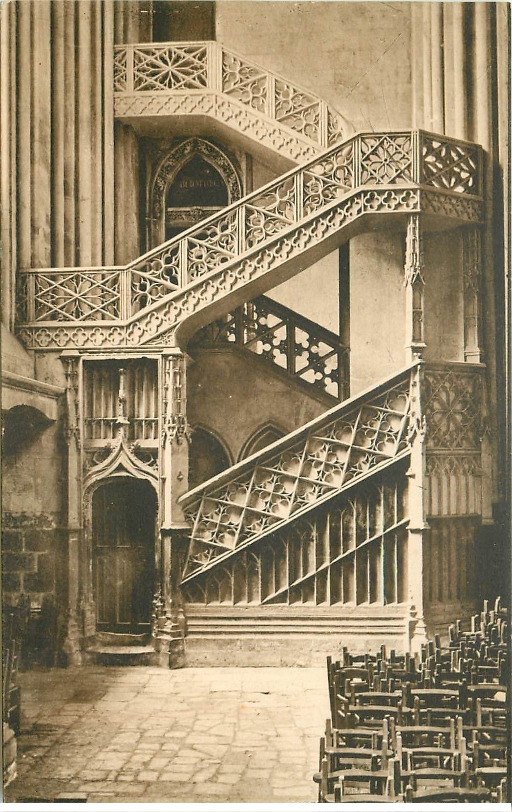 carte postale ancienne 76 ROUEN. Promotion : Escalier Bibliothèque