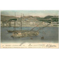 carte postale ancienne 06 MENTON. Un Navire échoué au Port vers 1906...