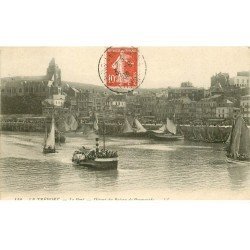 carte postale ancienne 76 LE TREPORT. Le Port départ bateau 1909