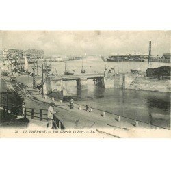 carte postale ancienne 76 LE TREPORT. Le Port 1930