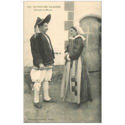 carte postale ancienne 44 AU PAYS DU SEL. Paludiers en costumes de Mariés