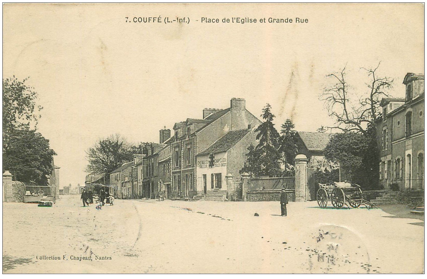 carte postale ancienne 44 COUFFE. Place Eglise et Grande Rue 1910 Tailleur Chapelier