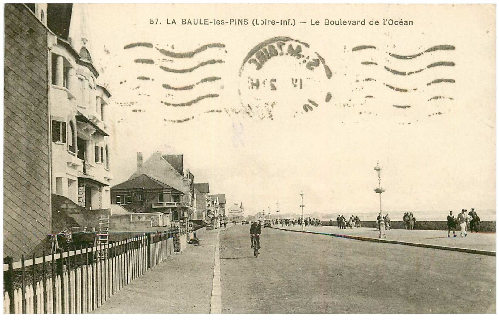 carte postale ancienne 44 LA BAULE. Boulevard Océan 1939