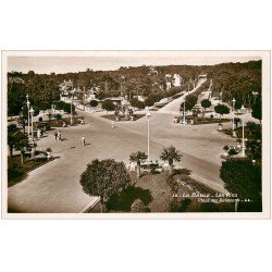 carte postale ancienne 44 LA BAULE. La Place des Palmiers. Cartye Photo