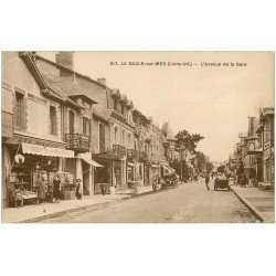 carte postale ancienne 44 LA BAULE. Magasin Cartes Postales Avenue de la Gare