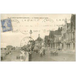 carte postale ancienne 44 LA BAULE. Superbe voiture ancienne sur le Remblai 1936