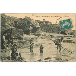44 LA BERNERIE. La Pêche à la Crevette 1911