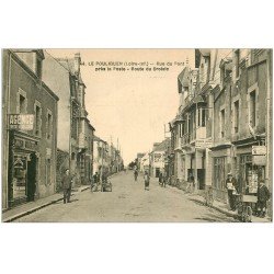 carte postale ancienne 44 LE POULIGUEN. Rue du Pont Route du Croisic. Tabac vente de Cartes Postales