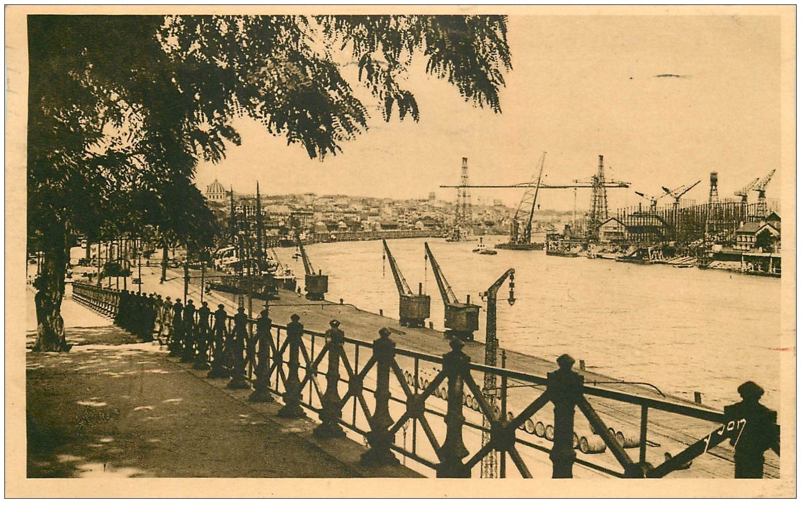 carte postale ancienne 44 NANTES. Le Port pris de l'Hermitage 1939