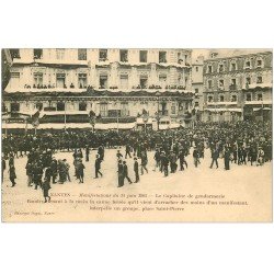 carte postale ancienne 44 NANTES. Manifestations de 1903. Gendarmerie Place Saint-Pierre