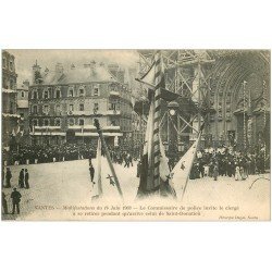 carte postale ancienne 44 NANTES. Manifestations de 1903. Le Commissaire de Police dégage le Clergé