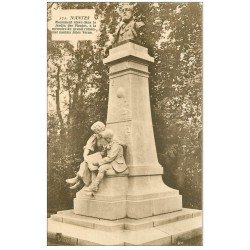 carte postale ancienne 44 NANTES. Monument Jules Verne Jardin des Plantes
