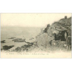 carte postale ancienne 44 PORNIC. Plage Sablons Rocher de la Vierge vers 1900