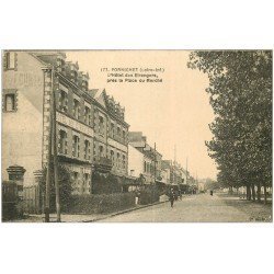 carte postale ancienne 44 PORNICHET. Hôtel des Etrangers Place du Marché