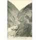 carte postale ancienne 38 BOURG D'OISANS. Torrent de l'Infernet promeneur