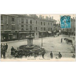 carte postale ancienne 38 BOURGOIN. Douaniers Brigadiers et Bon Marché 1921