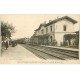 38 LE PEAGE de ROUSSILLON. Train Locomotive en Gare