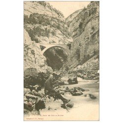 38 PONT DE GOULE-NOIRE. randonneur assis vers 1900