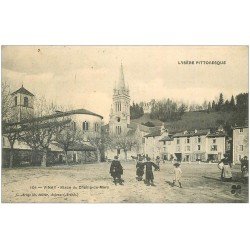 carte postale ancienne 38 URIAGE-LES-BAINS. Place du Champ-de-Mars 1907