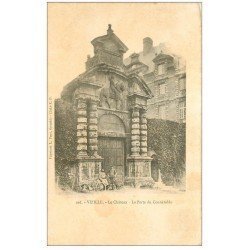 carte postale ancienne 38 VIZILLE. Le Château Porte du Connétable cyclistes