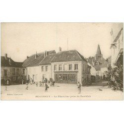 carte postale ancienne 02 BEAURIEUX. La Place 1917. Epicerie Parisienne. Chocolat Félix Potin