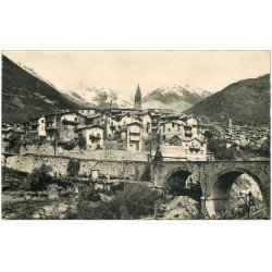 carte postale ancienne 06 SAINT-MARTIN-VESUBIE. Le Pont et Village. Bords dentelés