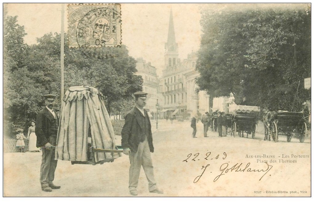 carte postale ancienne 73 AIX-LES-BAINS. Chaises à Porteurs 1903 Place des Thermes