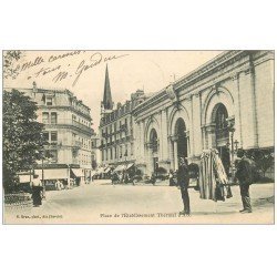 carte postale ancienne 73 AIX-LES-BAINS. Porteurs Place Etablissement Thermal 1903