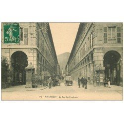 carte postale ancienne 73 CHAMBERY. Rue des Portiques 1912. Kiosque journaux ""Maggi"" et vespasiennes ""Salamo""