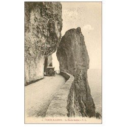 carte postale ancienne 73 FORÊT DE LENTE. Superbe voiture ancienne Roche fendue