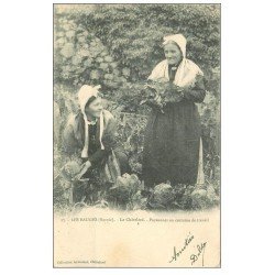 carte postale ancienne 73 LES BAUGES. Le Châtelard. Paysannes en costume de travail 1903