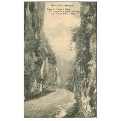 carte postale ancienne 73 LES GORGES DE LA BALME. Route de Yenne à Belley. Pierre-Châtel