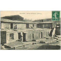 carte postale ancienne 06 VALLAURIS. Fabrique de Poteries le Séchage 1912