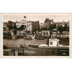 56 LORIENT. Bateau de Port Louis et Chambre de Commerce 1938. Carte émaillographie. BYRRH et LION NOIR panneaux