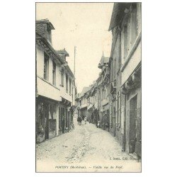carte postale ancienne 56 PONTIVY. Vieille Rue du Pont 1916