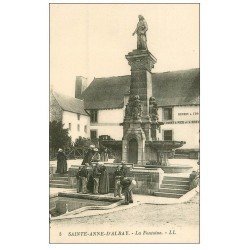 carte postale ancienne 56 SAINTE-ANNE-D'AURAY. La Fontaine